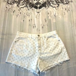 NWOT White jean cutout shorts,size 28